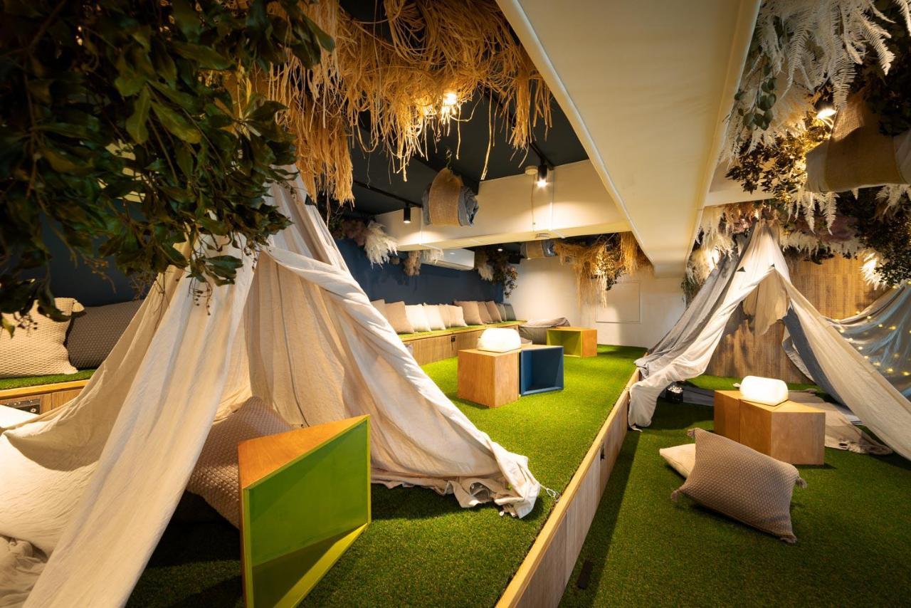 Theater Zzz Hostel Tokyo Bagian luar foto